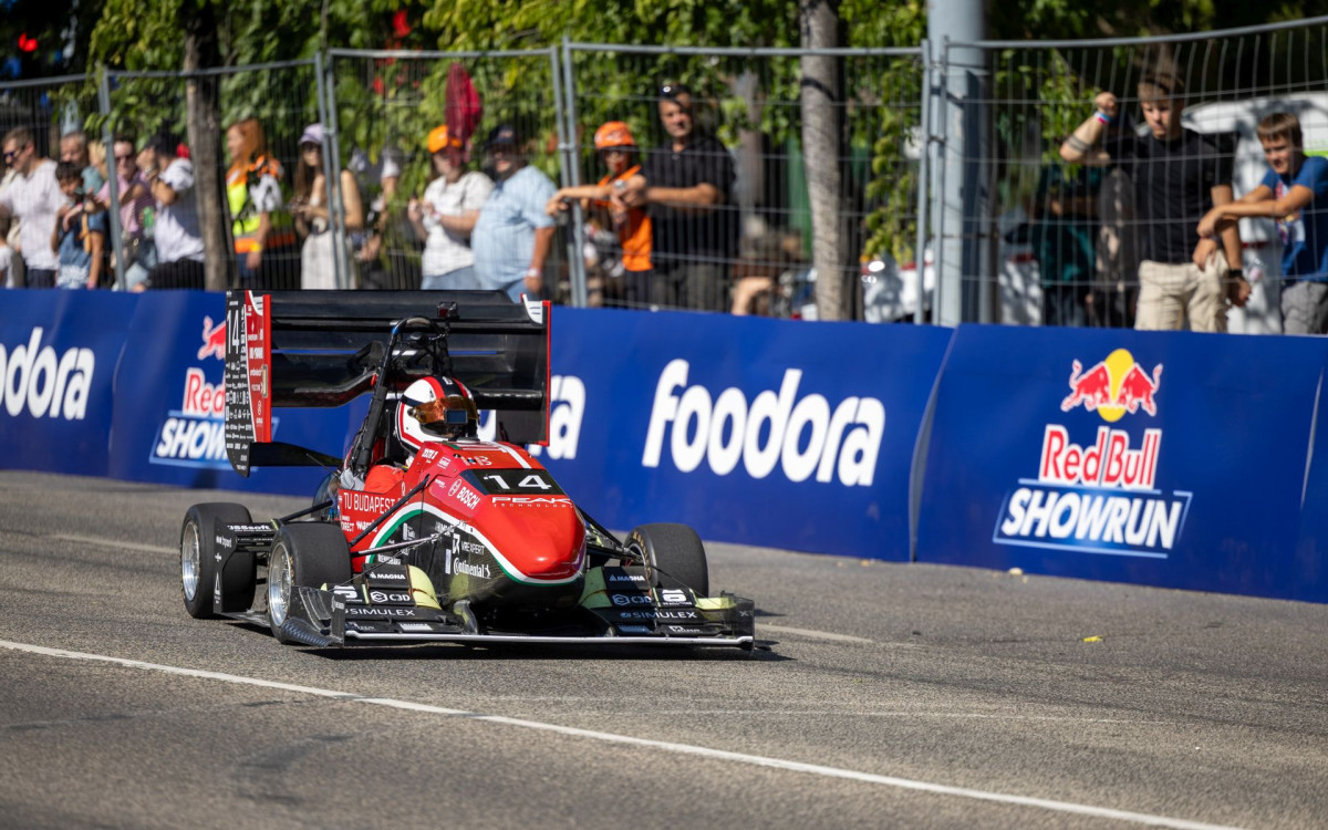 T&aacute;mogat&aacute;s a j&ouml;vő m&eacute;rn&ouml;keinek &ndash; egy&uuml;tt a Formula Student csapatokkal